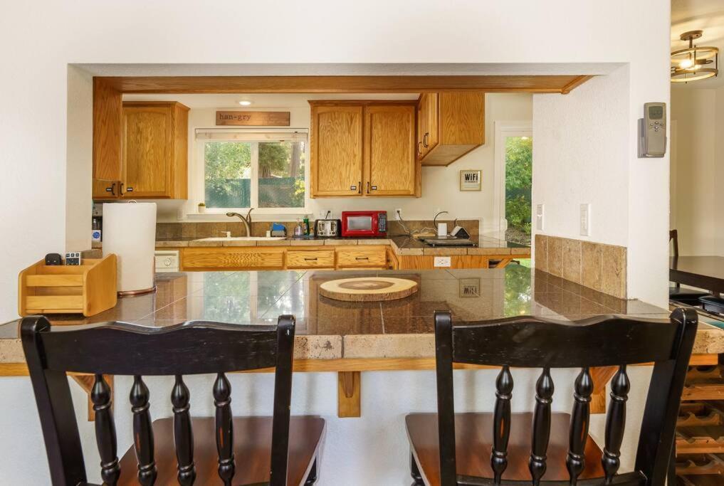 Acorn House - Charming House In Green Heaven With Pool Table With Lovely Backyard Oakhurst Εξωτερικό φωτογραφία