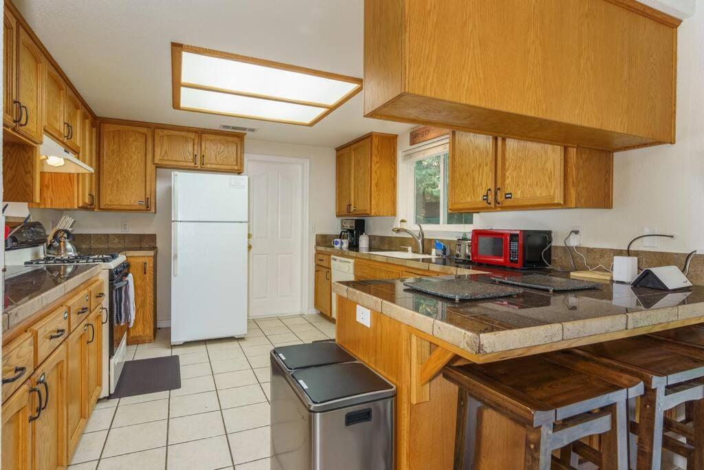 Acorn House - Charming House In Green Heaven With Pool Table With Lovely Backyard Oakhurst Εξωτερικό φωτογραφία