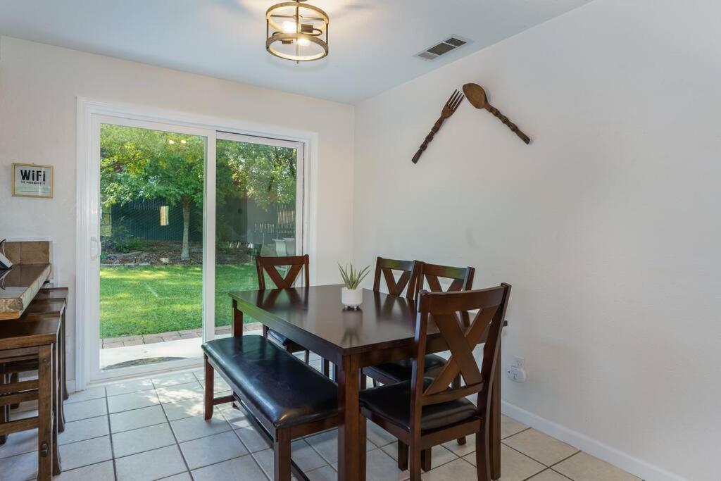Acorn House - Charming House In Green Heaven With Pool Table With Lovely Backyard Oakhurst Εξωτερικό φωτογραφία