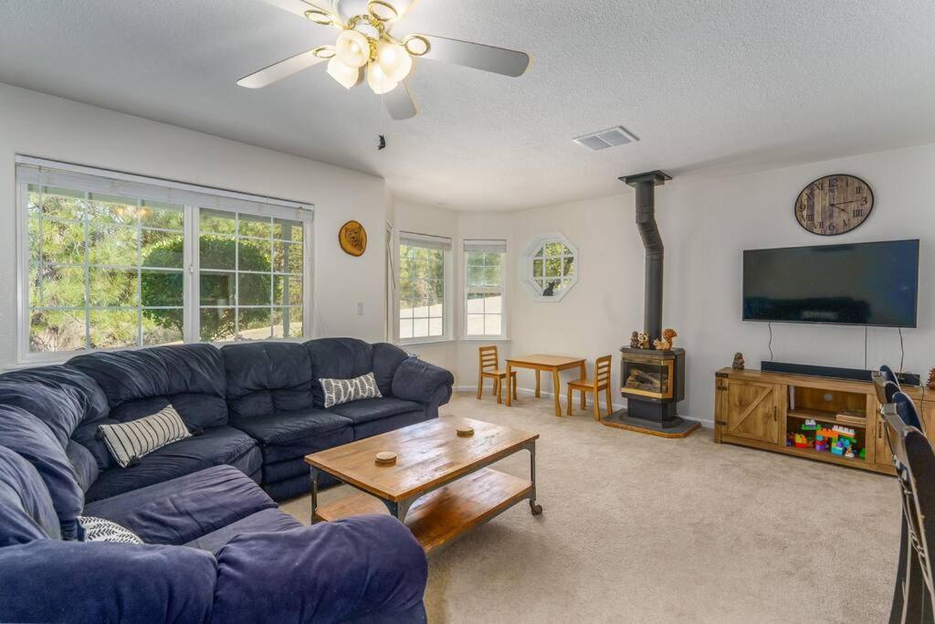 Acorn House - Charming House In Green Heaven With Pool Table With Lovely Backyard Oakhurst Εξωτερικό φωτογραφία