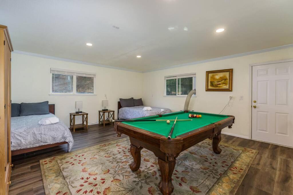 Acorn House - Charming House In Green Heaven With Pool Table With Lovely Backyard Oakhurst Εξωτερικό φωτογραφία