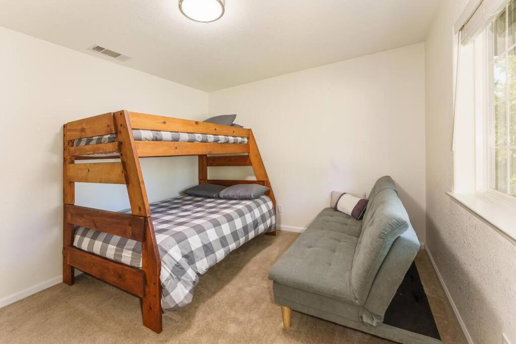 Acorn House - Charming House In Green Heaven With Pool Table With Lovely Backyard Oakhurst Εξωτερικό φωτογραφία