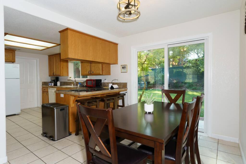 Acorn House - Charming House In Green Heaven With Pool Table With Lovely Backyard Oakhurst Εξωτερικό φωτογραφία