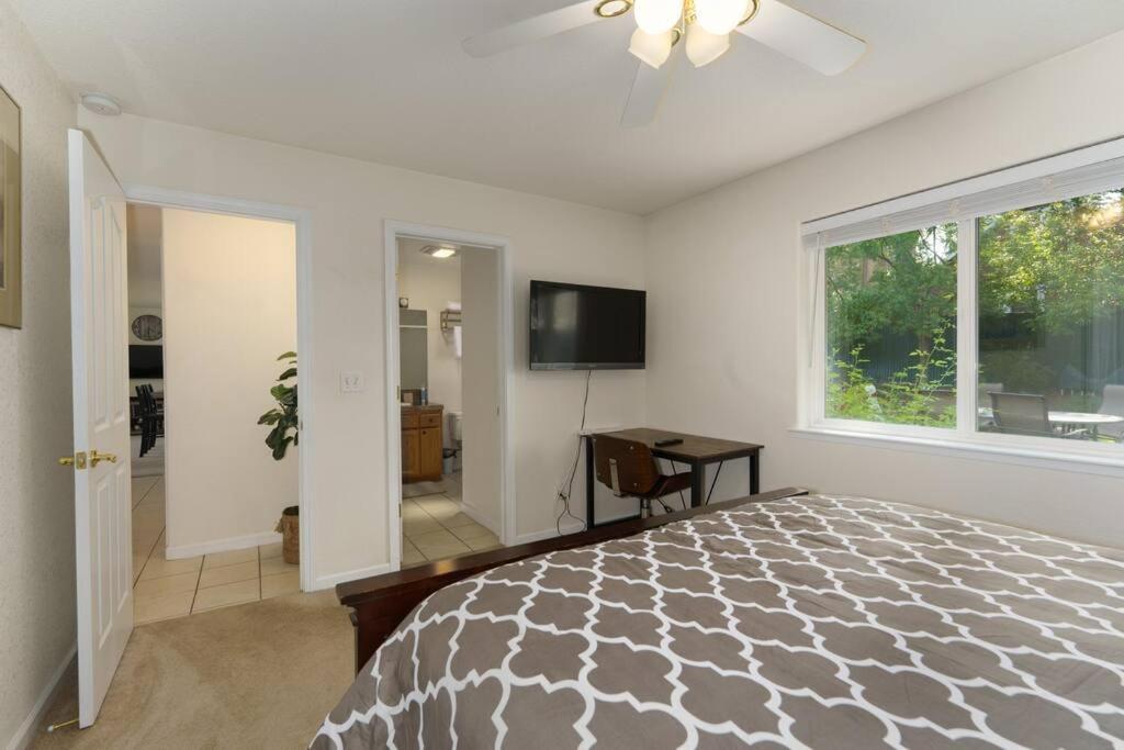Acorn House - Charming House In Green Heaven With Pool Table With Lovely Backyard Oakhurst Εξωτερικό φωτογραφία